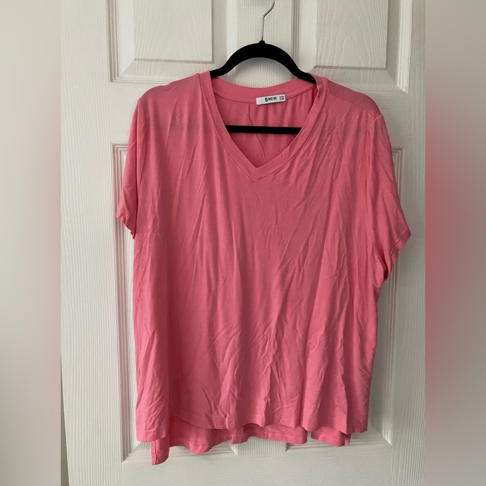 Women's Pink V-Neck Short Sleeve Tee
